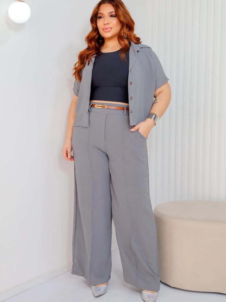 Conjunto feminino plus size calça pantalona camisa cropeed