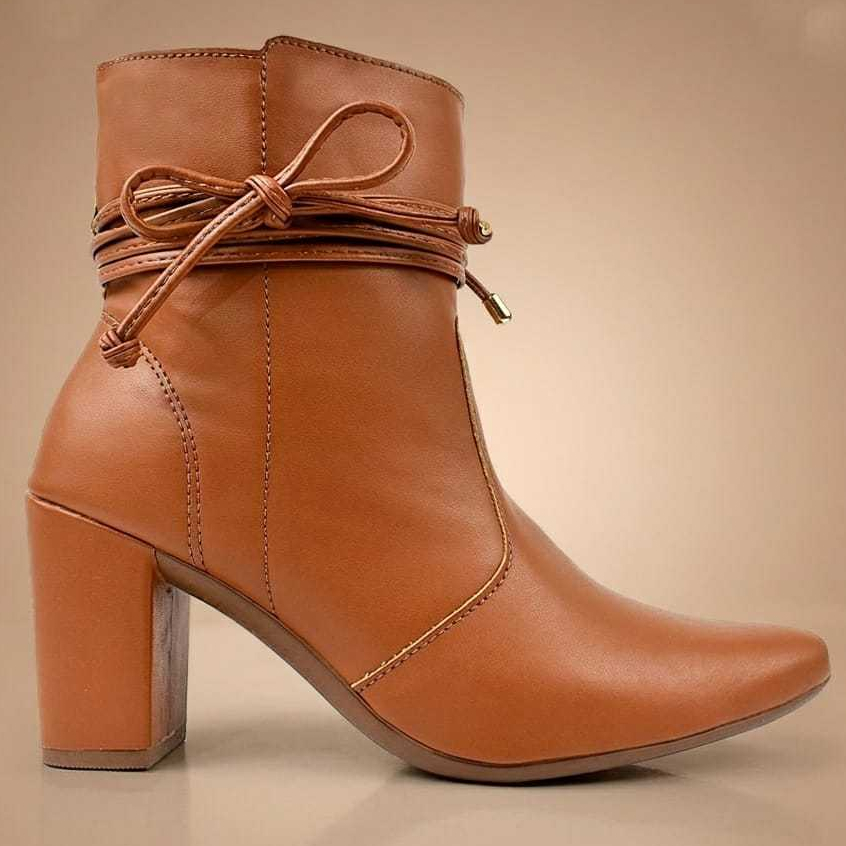 Bota Feminina Bico Fino Salto Alto: sofisticação para o inverno Bota Feminina Bico Fino Salto Alto