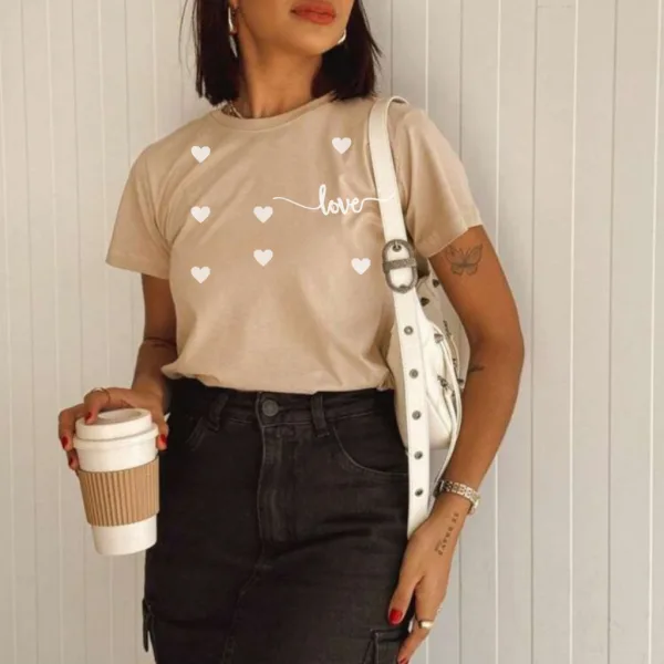 Blusa Feminina Estilosa com Coração e Várias Cores Blusa feminina estilosa com detalhe de coração em diferentes cores