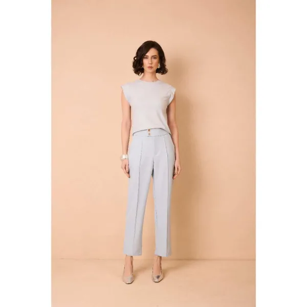 Calça de Alfaiataria Reta Feminina | Social e Casual Calça feminina de alfaiataria reta para looks sociais e casuais