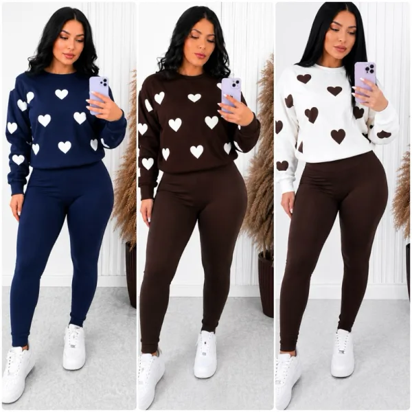 Conjunto Feminino de Corações com Moletom Flanelado Conjunto feminino de corações com moletom flanelado e calça legging peluciada com pezinho