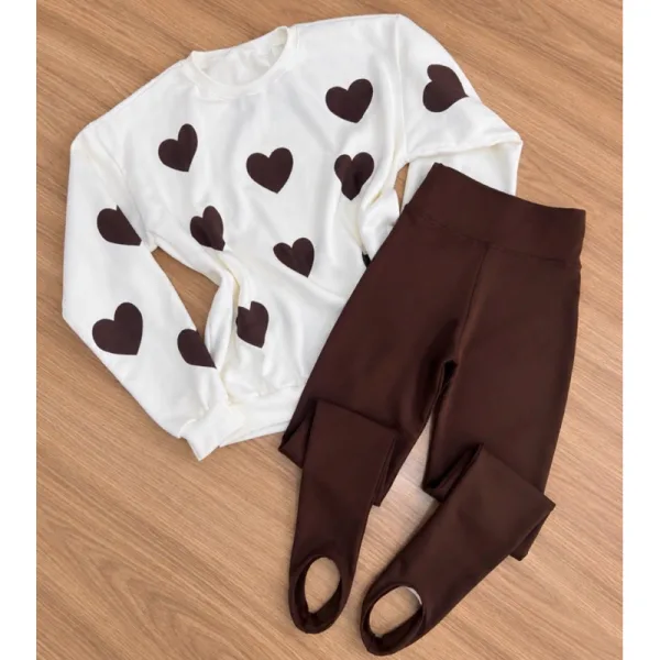 Conjunto Feminino de Moletom com Coração e Legging Conjunto feminino de moletom com blusa de coração e calça legging
