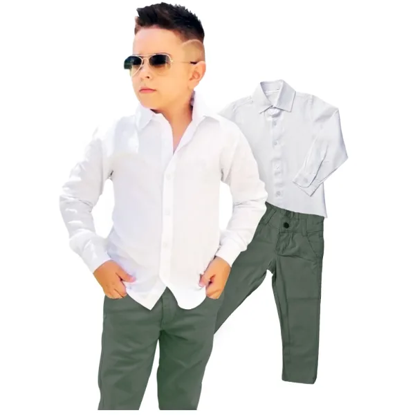 Conjunto social juvenil com camisa branca e calça jeans Conjunto social juvenil com camisa branca de manga longa e calça jeans