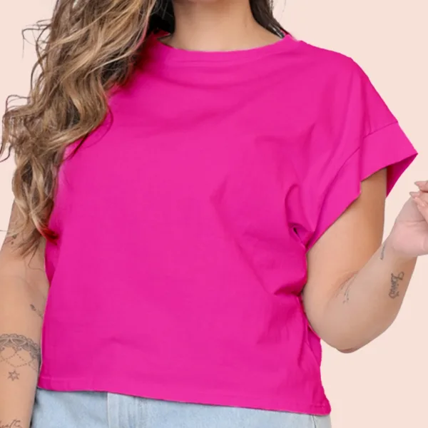 Cropped Plus Size Feminina Básica em Algodão Camiseta cropped feminina plus size básica lisa em algodão