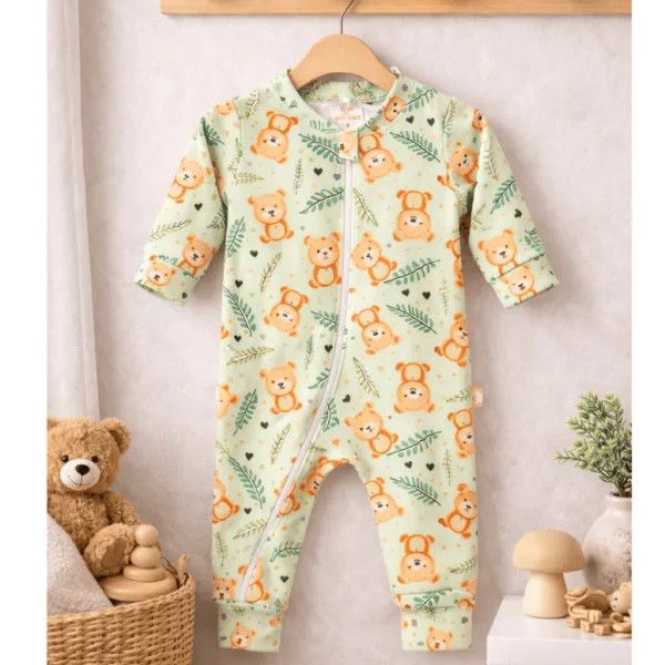 Macacão térmico infantil verde com estampa de ursinho Macacão infantil térmico verde estampado com ursinho e zíper