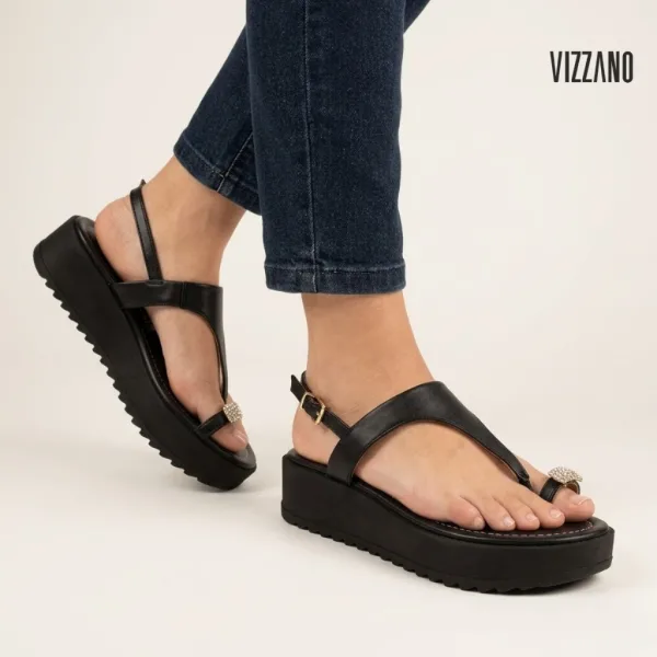 Sandália Vizzano Papete Plataforma com Strass Sandália feminina Vizzano papete plataforma com detalhe de strass