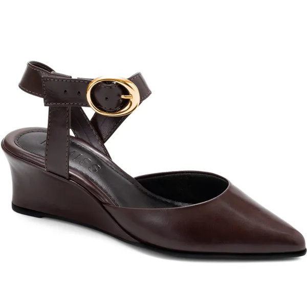 Scarpin Anabela Feminino com Bico Fino e Fivela Scarpin feminino anabela com salto baixo, bico fino e fivela