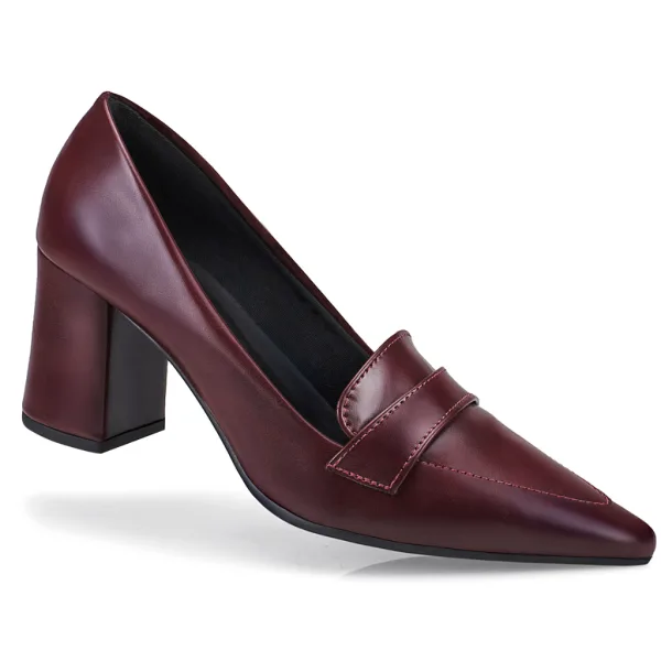Scarpin Feminino Bico Fino Macio para Looks Elegantes Scarpin feminino fechado com bico fino e design casual