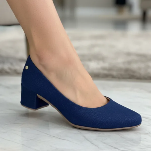 Scarpin Feminino de Salto Bloco e Bico Fino Scarpin feminino social com salto bloco e bico fino