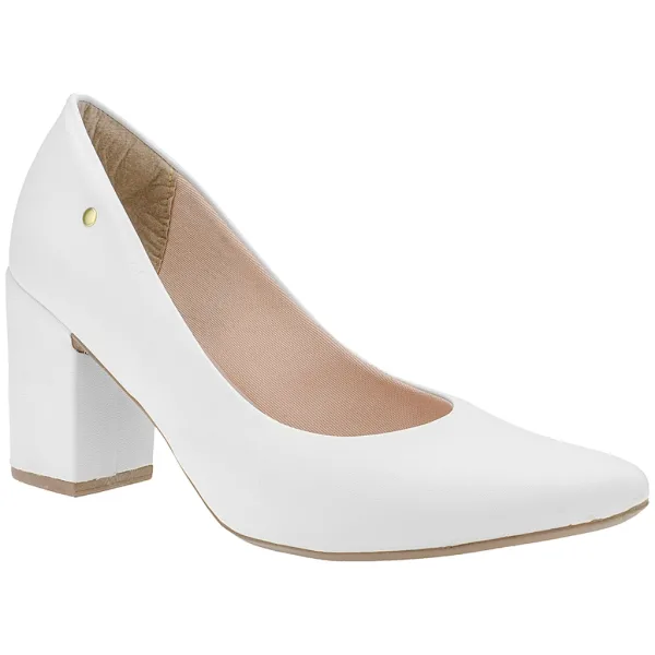 Scarpin Feminino com Salto Grosso e Visual Elegante Scarpin feminino com salto quadrado alto e grosso
