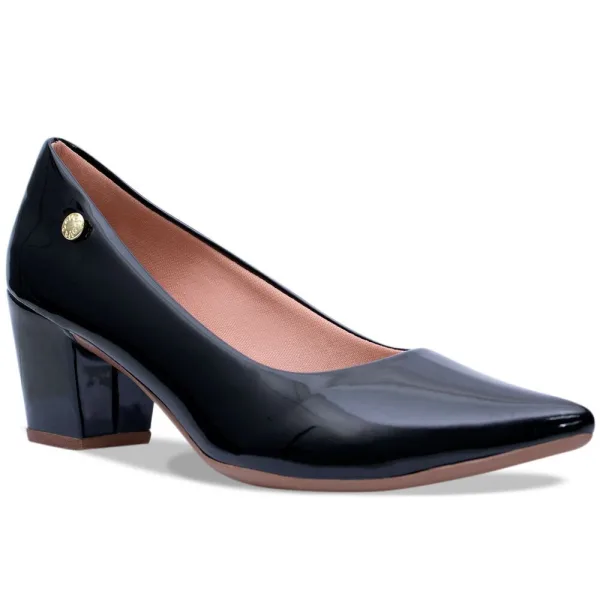 Scarpin Feminino Verniz com Bico Fino e Salto Baixo Sapato scarpin feminino de verniz com bico fino e salto baixo grosso