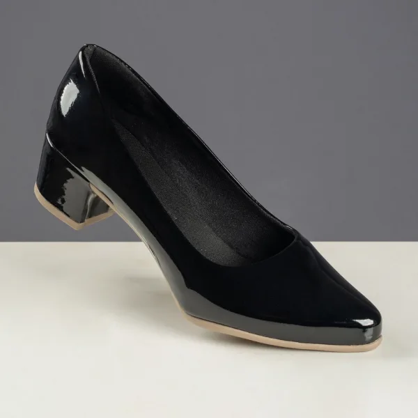 Scarpin Verniz Confort com Salto Baixo Grosso Scarpin de verniz com salto baixo grosso para looks sociais e casuais