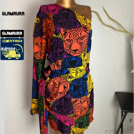 Vestido Midi Estampado de Onça Mula Manca Vestido midi feminino soltinho com estampa de onça e decote mula manca