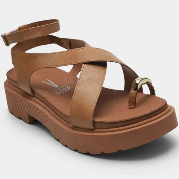 Sandália plataforma feminina com tiras cruzadas Sandália feminina de plataforma com tiras cruzadas